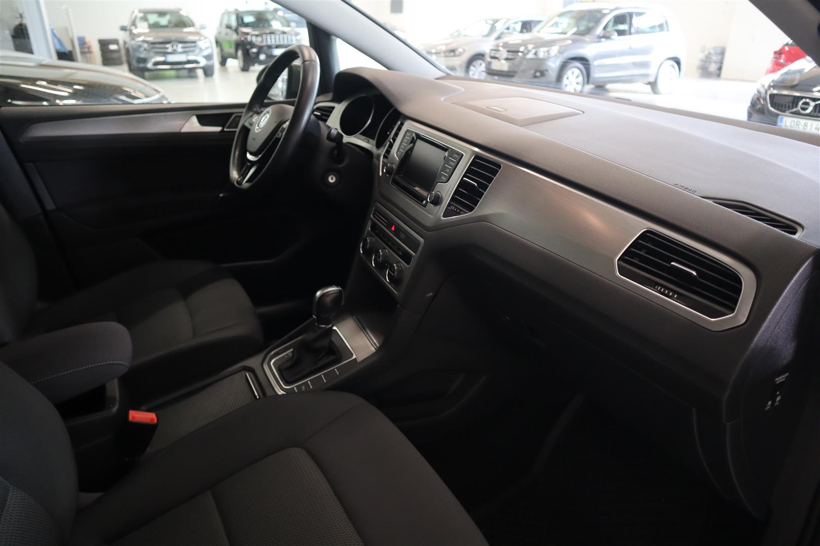 Volkswagen Golf Sportsvan 2015, photo 7/24