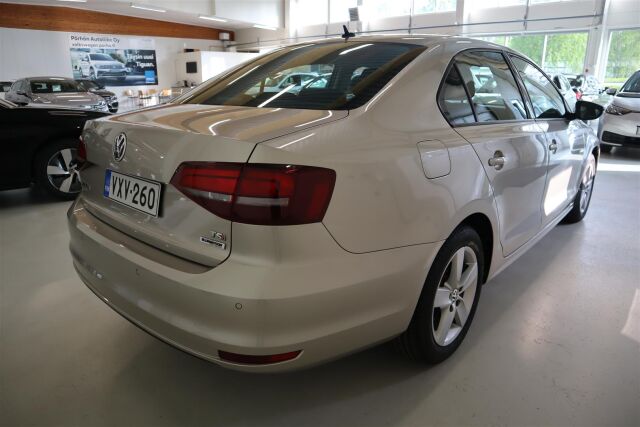 VOLKSWAGEN Jetta 2015 Comfort 1,2 TSI 77 kW (105 hv)