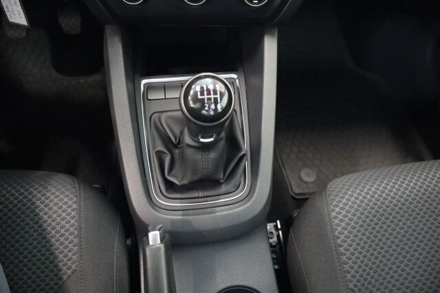 VOLKSWAGEN Jetta 2015 Comfort 1,2 TSI 77 kW (105 hv)