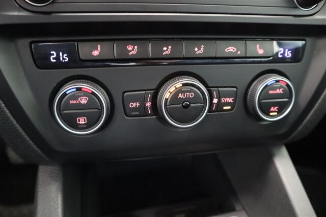 VOLKSWAGEN Jetta 2015 Comfort 1,2 TSI 77 kW (105 hv)