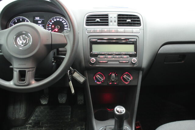 Volkswagen Polo 2010 Comfortline 1,2 TSI 77 kW (105 hv) 4-ovinen