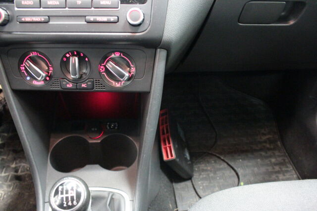 Volkswagen Polo 2010 Comfortline 1,2 TSI 77 kW (105 hv) 4-ovinen