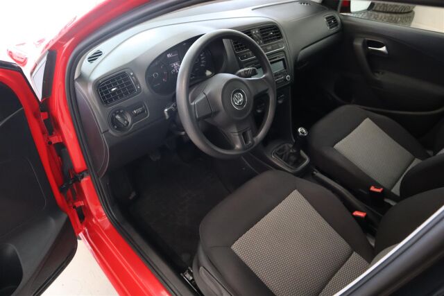 VOLKSWAGEN Polo 2010 Trendline 1,2 51 kW (70 hv) 4-ovinen