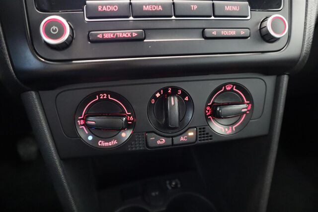 VOLKSWAGEN Polo 2010 Trendline 1,2 51 kW (70 hv) 4-ovinen