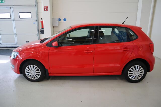 VOLKSWAGEN Polo 2010 Trendline 1,2 51 kW (70 hv) 4-ovinen