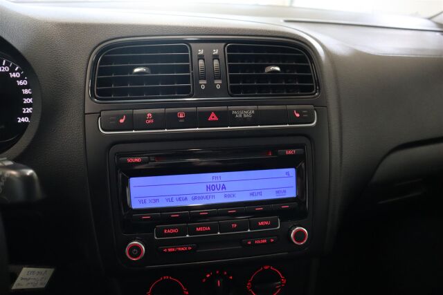 VOLKSWAGEN Polo 2010 Trendline 1,2 51 kW (70 hv) 4-ovinen