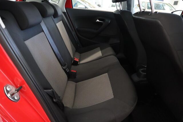 VOLKSWAGEN Polo 2010 Trendline 1,2 51 kW (70 hv) 4-ovinen