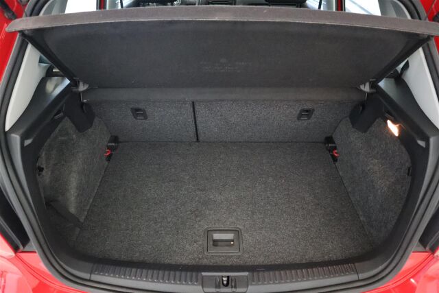 VOLKSWAGEN Polo 2010 Trendline 1,2 51 kW (70 hv) 4-ovinen
