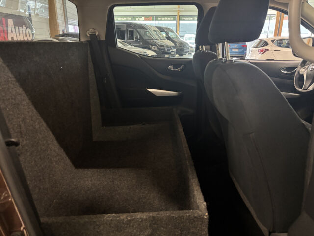 NISSAN Navara 2017 2.3dCi 190HV AUT DOUPLE CAP SIS ALV! *VETOKOUKKU  *AUTOM ILMASTOINTI *VAKKARI *