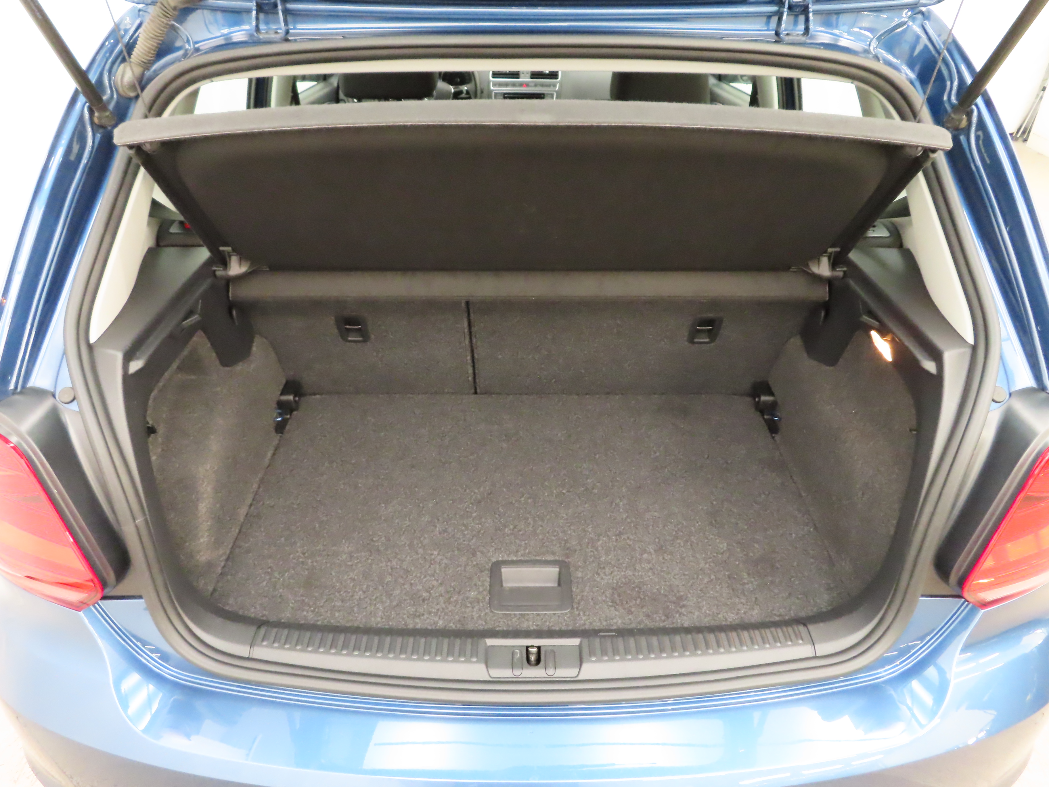 Volkswagen Polo 2017, photo 5/9
