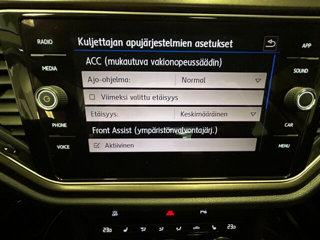 VOLKSWAGEN T-Roc 2018 Style 1,0 TSI 85 kW (115 hv)  Näppärä ja supersuosittu T- Roc. Soita 050 3622763