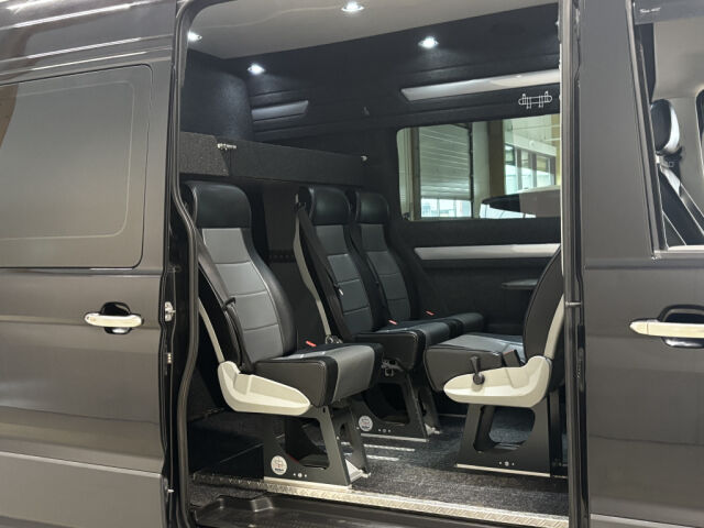 VOLKSWAGEN CRAFTER 2018 2.0TDI 177HV AUTOM 2+4 M-A *WEBASTO *NAHAT* LED *KOUKKU
