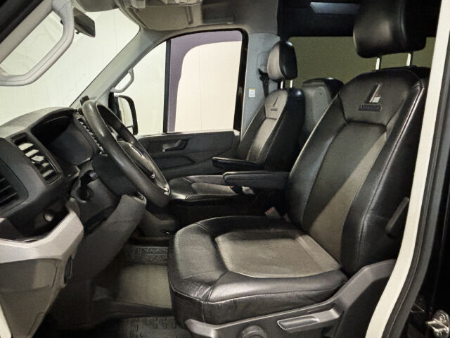 VOLKSWAGEN CRAFTER 2018 2.0TDI 177HV AUTOM 2+4 M-A *WEBASTO *NAHAT* LED *KOUKKU