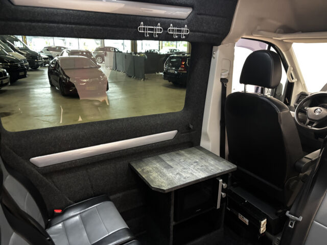 VOLKSWAGEN CRAFTER 2018 2.0TDI 177HV AUTOM 2+4 M-A *WEBASTO *NAHAT* LED *KOUKKU