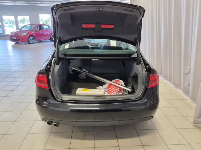 AUDI A4 2008 Sedan 2,0 TDI 105 kW Business  * Vetokoukku / Moottorinlämmitin *