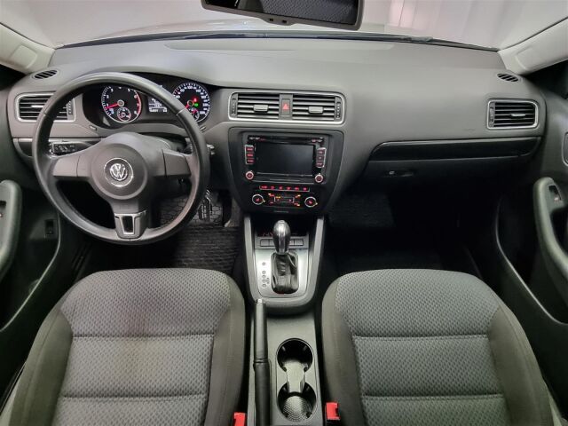 VOLKSWAGEN Jetta 2012 Comfortline 1,4 TSI 90 kW (122 hv) DSG-automaatti / Tutkat / Lohkolämmitin / Vakionopeudensäädin