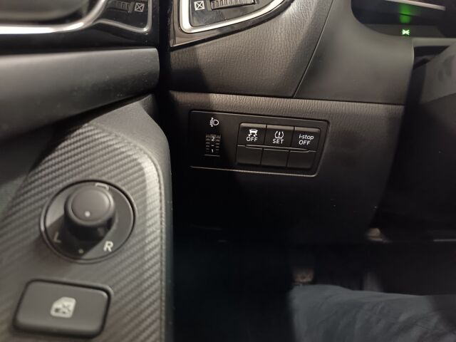 MAZDA Mazda3 2014 5HB 2,0 (120) SKYACTIV-G Premium 6MT 5ov **HYVIN PIDETTY JA SIISTI PELI**