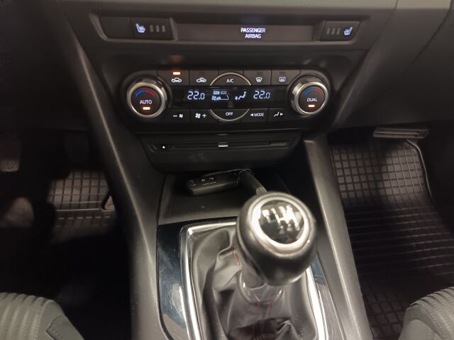 MAZDA Mazda3 2014 5HB 2,0 (120) SKYACTIV-G Premium 6MT 5ov **HYVIN PIDETTY JA SIISTI PELI**