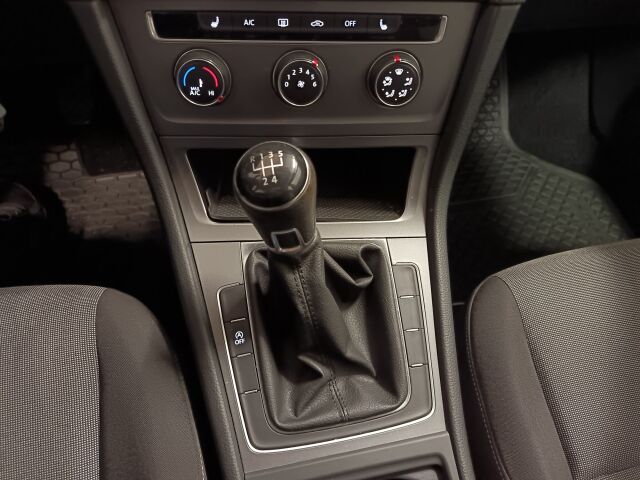 VOLKSWAGEN Golf 2013 Variant Trendline 1,2 TSI 63 kW (85 hv) BlueMotion Technology