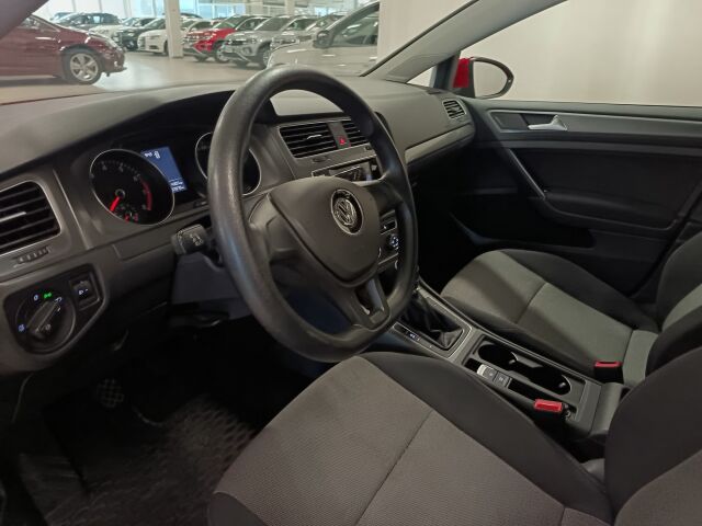 VOLKSWAGEN Golf 2013 Variant Trendline 1,2 TSI 63 kW (85 hv) BlueMotion Technology