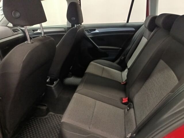 VOLKSWAGEN Golf 2013 Variant Trendline 1,2 TSI 63 kW (85 hv) BlueMotion Technology