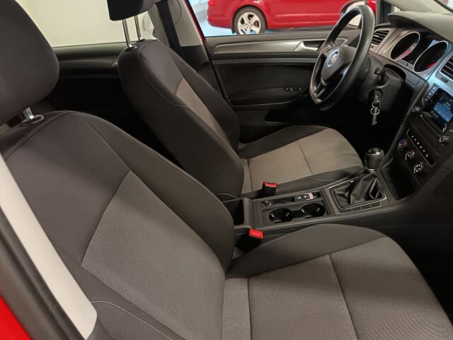VOLKSWAGEN Golf 2013 Variant Trendline 1,2 TSI 63 kW (85 hv) BlueMotion Technology