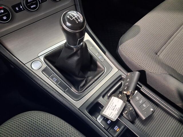 VOLKSWAGEN Golf 2015 Variant Comfortline Edition 40 1,2 TSI 77 kW (105 hv) BMT