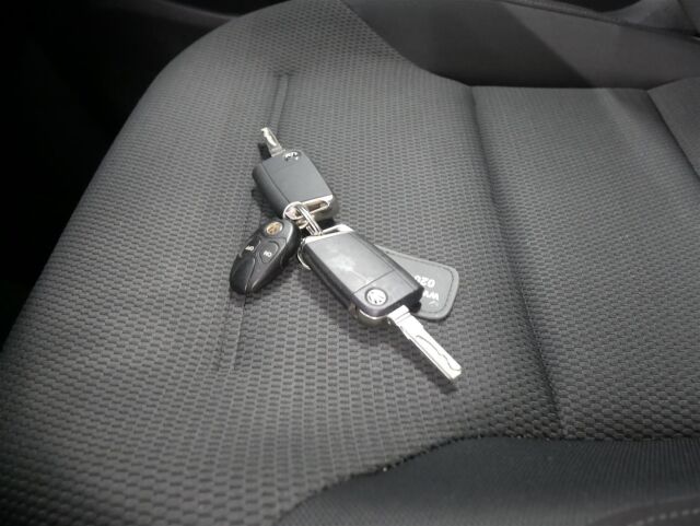 VOLKSWAGEN Golf 2015 Variant Comfortline Edition 40 1,6 TDI 77 kW (105 hv) BMT DSG-automaatti