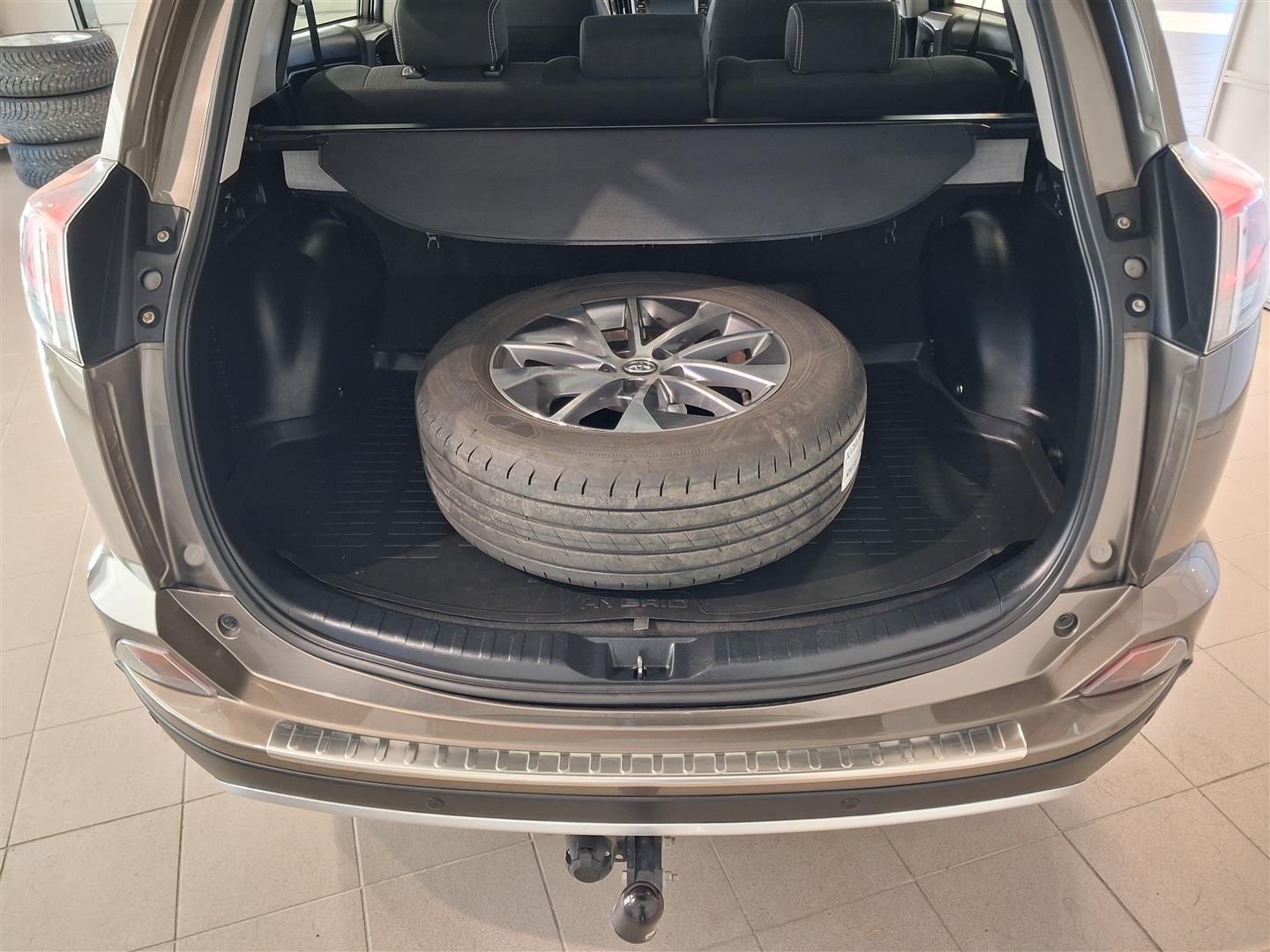 Toyota RAV4 2017, kuva 6/17