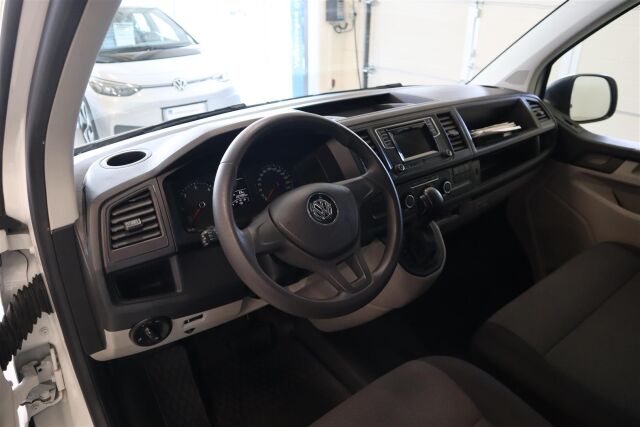 VOLKSWAGEN Transporter 2017 umpipakettiauto pitkä 2,0 TDI 110 kW 4Motion DSG    Alv-auto!