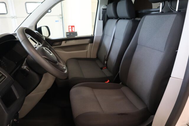 VOLKSWAGEN Transporter 2017 umpipakettiauto pitkä 2,0 TDI 110 kW 4Motion DSG    Alv-auto!