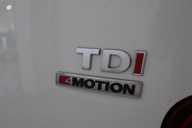 VOLKSWAGEN Transporter 2017 umpipakettiauto pitkä 2,0 TDI 110 kW 4Motion DSG    Alv-auto!