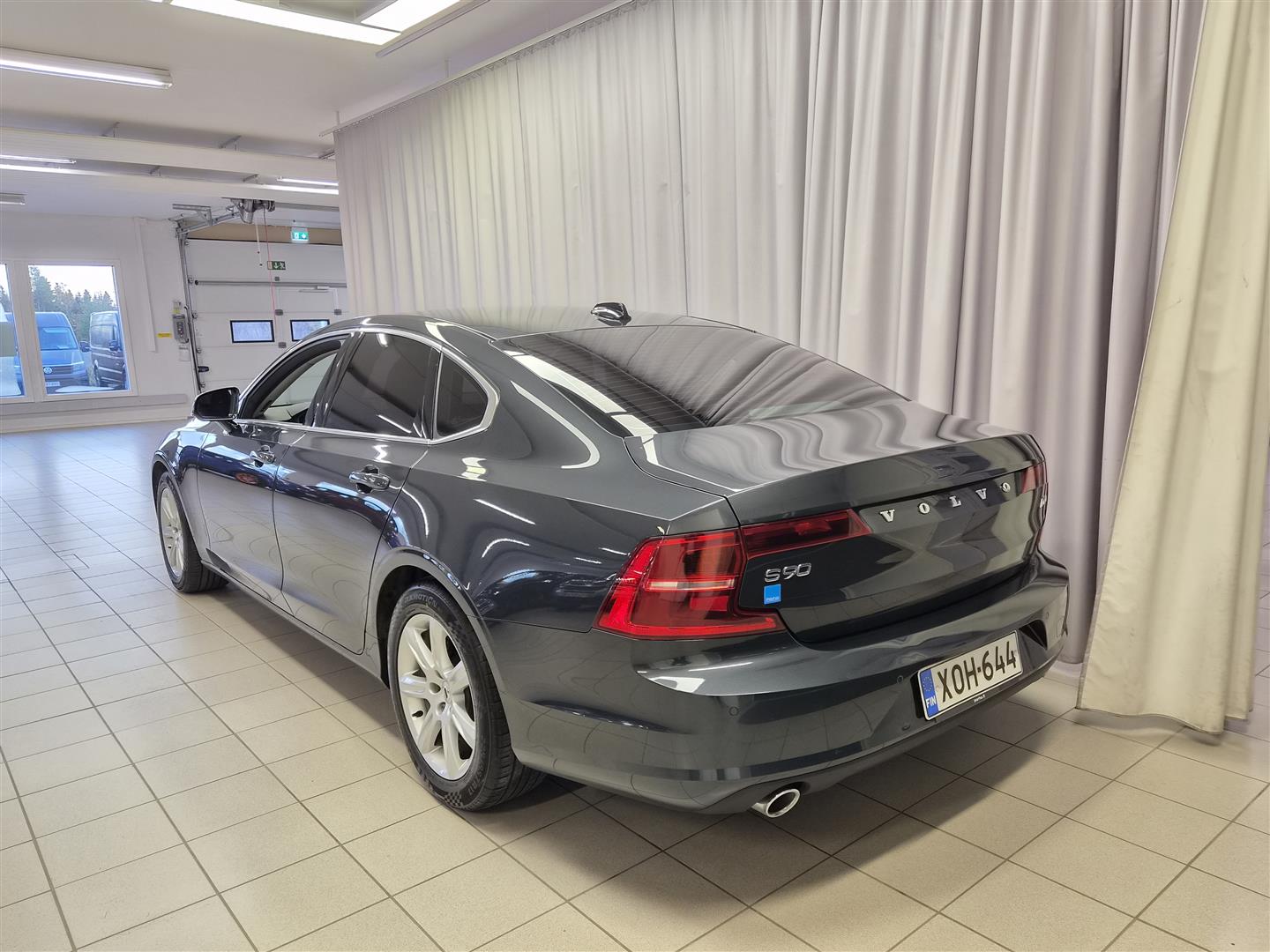 Volvo S90 D4 Momentum aut 2017, bild 4/22