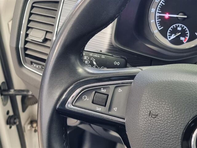 SKODA Kodiaq 2018 2,0 TDI 150 Ambition DSG Autom. / Koukku / Tutkat / Lohkolämmitin /