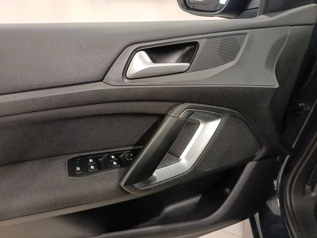 PEUGEOT 308 2018 SW Active PureTech 130 Aut.**sopivasti ajettu mukava farkku*