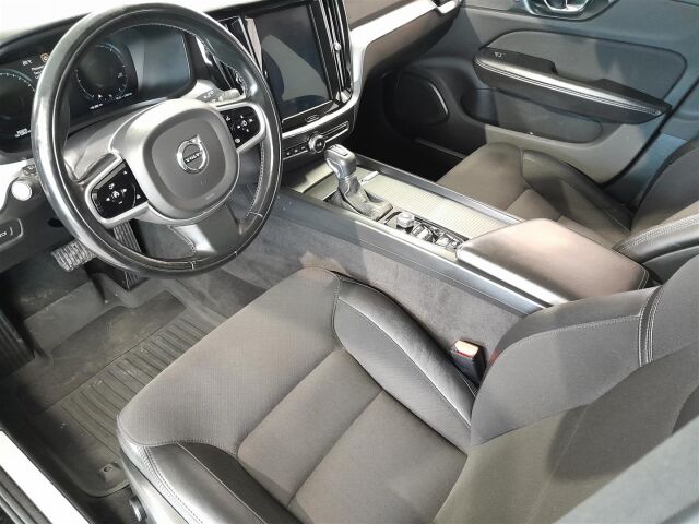 VOLVO V60 2020 D3 AWD Business aut / Sis. alv / jakohihna 3/2025 / koukku