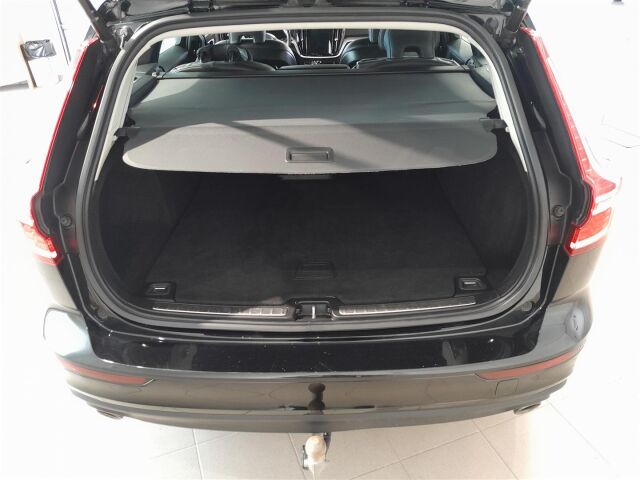 VOLVO V60 2020 D3 AWD Business aut / Sis. alv / jakohihna 3/2025 / koukku