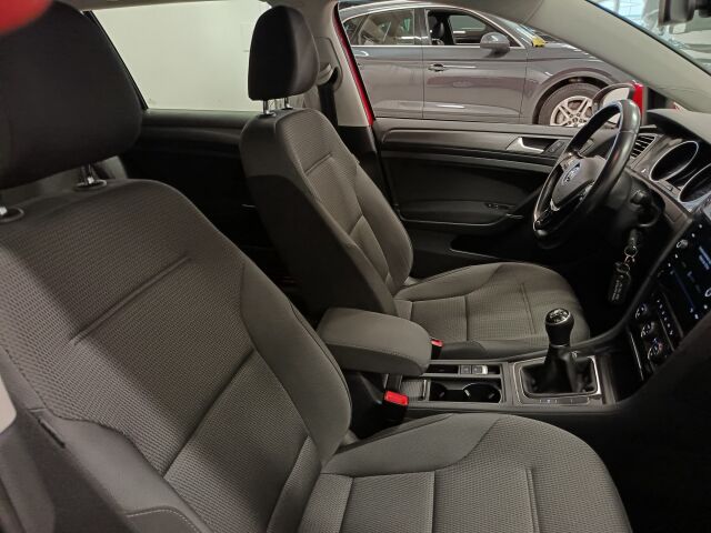 VOLKSWAGEN Golf 2020 Variant Comfortline Limited 1,5 TSI EVO 96 kW (130 hv) BLUEMOTION