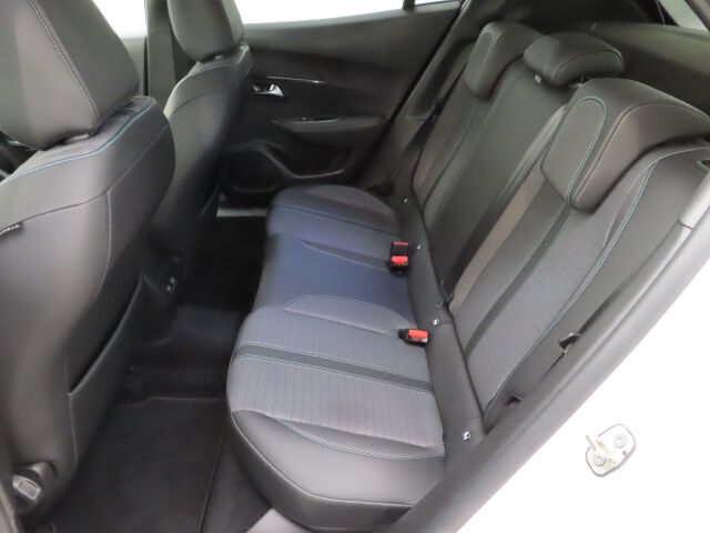 Peugeot 2008 2022 Allure Pack Motion PureTech 130 EAT8-automaatti