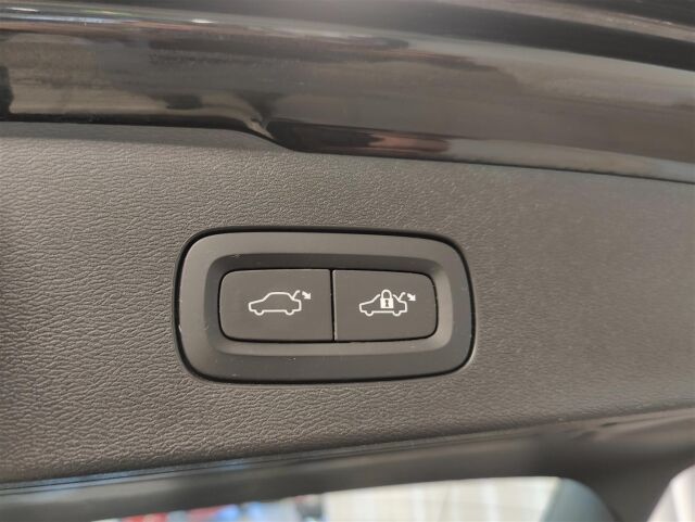 VOLVO V60 2019 D4 Business aut  * Vetokoukku esiin taittuva, Huoltokirja, Sähkötoiminen takaluukku *