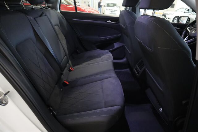 VOLKSWAGEN Golf 2022 Variant Style 1,5 eTSI 110 kW (MHEV) DSG-automaatti