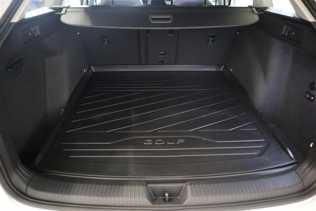 VOLKSWAGEN Golf 2022 Variant Style 1,5 eTSI 110 kW (MHEV) DSG-automaatti