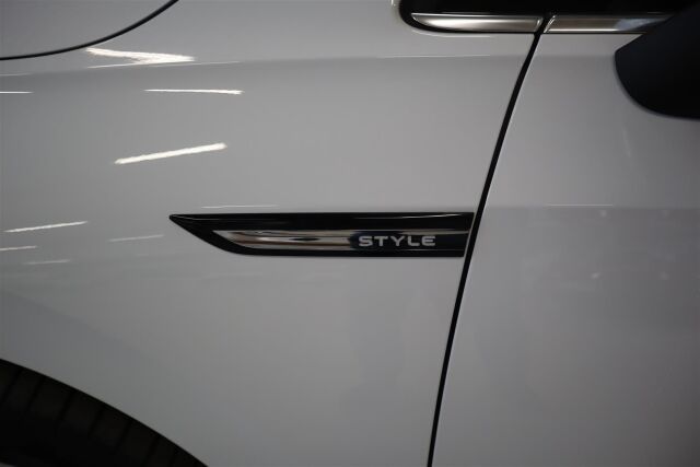 VOLKSWAGEN Golf 2022 Variant Style 1,5 eTSI 110 kW (MHEV) DSG-automaatti