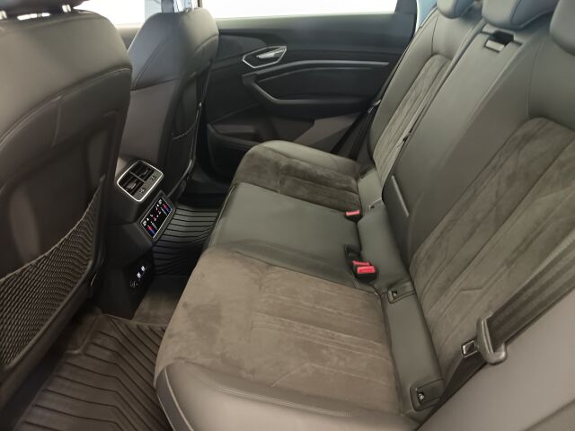 AUDI e-tron 2020 Advanced Edition 55 quattro **TODELLA UPEA TÄSYYSÄHKÖ KAIKILLA MAUSTEILLA**