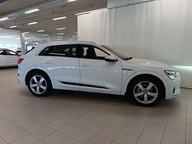 AUDI e-tron 2020 Advanced Edition 55 quattro **TODELLA UPEA TÄSYYSÄHKÖ KAIKILLA MAUSTEILLA**