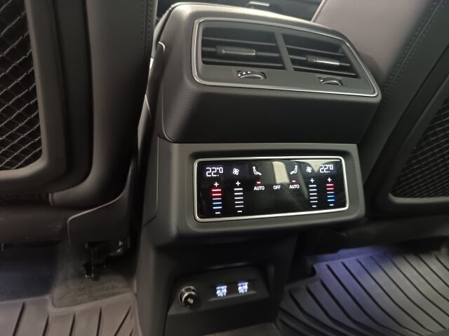 AUDI e-tron 2020 Advanced Edition 55 quattro **TODELLA UPEA TÄSYYSÄHKÖ KAIKILLA MAUSTEILLA**