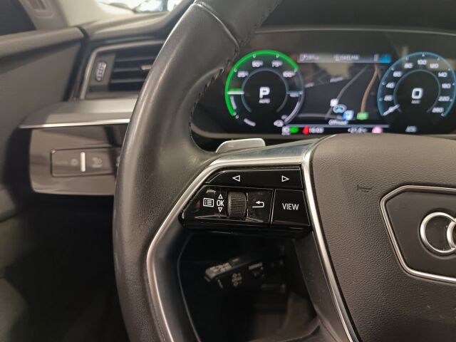 AUDI e-tron 2020 Advanced Edition 55 quattro **TODELLA UPEA TÄSYYSÄHKÖ KAIKILLA MAUSTEILLA**