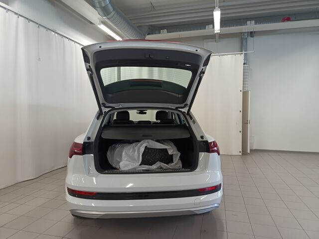 AUDI e-tron 2020 Advanced Edition 55 quattro **TODELLA UPEA TÄSYYSÄHKÖ KAIKILLA MAUSTEILLA**