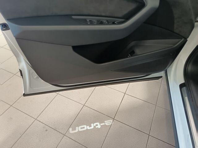 AUDI e-tron 2020 Advanced Edition 55 quattro **TODELLA UPEA TÄSYYSÄHKÖ KAIKILLA MAUSTEILLA**