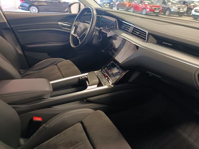 AUDI e-tron 2020 Advanced Edition 55 quattro **TODELLA UPEA TÄSYYSÄHKÖ KAIKILLA MAUSTEILLA**